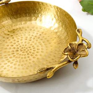 Top Trendy Date Design Rose Or Enduit À La Main Plateau En Métal Rond Servant Pour Le Café Nouvelle Arrivée Disponible Chez AAADECOR - Product Image 2