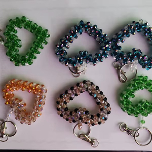 Porte-clés en forme de cœur perlé - Product Image 1