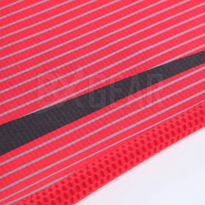 Uniforme de fútbol hecho en fábrica con número y nombre personalizados disponibles en varios tamaños, colores y estilos para equipos y clubes - Product Image 4