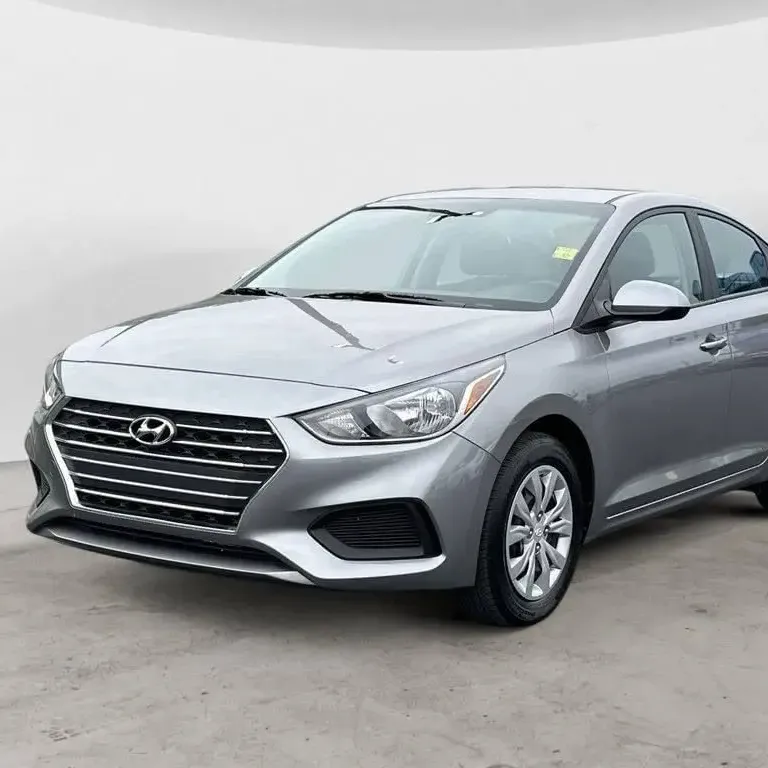 Carro compacto Hyundai Accent usado 2021