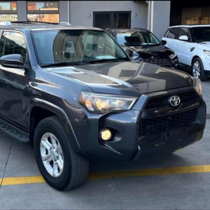 Toyota 4Runner 2015 SUV Usada en Buen Estado, Gasolina, Asientos de Cuero, R17, Tracción Delantera Disponible - Product Image 1