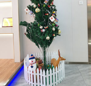 Falda para árbol de Navidad, diseño redondo elegante para cubrir la base del árbol, decoración navideña para interiores del hogar, suave, acogedora y festiva. - Product Image 4