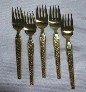 Juego de cubiertos de metal dorado de acero inoxidable de la mejor calidad al por mayor, cubiertos personalizados de 5 tenedores, juegos de cubiertos acabados para postres de lujo - Product Image 1