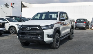 Camioneta Hilux 2024, Cabina Simple, Doble Cabina, 4x4, Diésel Turbo, Automática, Volante a la Izquierda, Interior Oscuro, Asientos de Cuero, Neumáticos R18 - Product Image 2