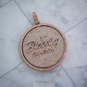 Colgante personalizable con letras 3D para hombre, colgante circular VVS Moissanite, nombre personalizado, estilo helado, colgantes de moissanita de oro rosa de 14 quilates - Product Image 2