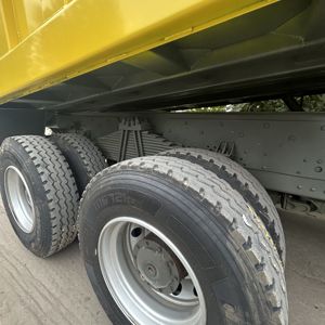 Camión Volquete Usado Euro 6 de 8x6 para Trabajo Pesado |   Sistema Hidráulico de Elevación Frontal - Product Image 3