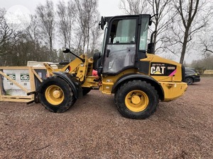 รถตักล้อยางปี 2020 รุ่น 908M เครื่องยนต์ Kubota ระบบไฮดรอลิก Eaton กระบอกสูบ ปั๊ม แบริ่ง เกียร์บ็อกซ์ รับประกัน 1 ปี รับน้ำหนัก 6-9 ตัน - Product Image 3