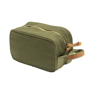 Borsa da Toilette Sostenibile in Tela Riciclata per Viaggiatori Eco-Consapevoli - Product Image 1
