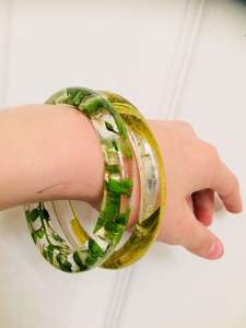 MADE Jewelry Pulsera de acrílico de resina multicolor deslumbrante exagerada Brazalete ancho Irregular Diseño cuadrado Pulseras de perlas Brazaletes - Product Image 4