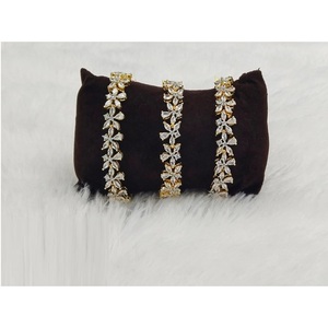 Proveedor indio Diseñador American Diamond Bracelet Ligero y cómodo para uso diario Disponible para la venta - Product Image 1