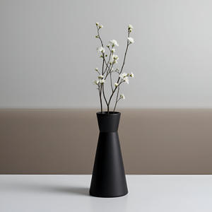 Mini jarrones cónicos negros mate Chic, florero de hierro de Metal de diseño acampanado elegante para decoración minimalista del hogar y macetas de mesa - Product Image 2
