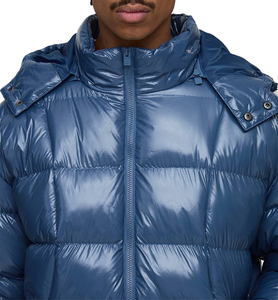 Chaqueta Acolchada de Invierno para Hombre con Logotipo Personalizado, Abrigo Acolchado Cálido y Brillante, Duradero, Impermeable, 100% Poliéster, Plegable, Cálido y Versátil con Capucha - Product Image 2