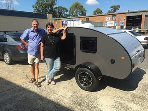 Caravanas Teardrop 4x4 con Suspensión Independiente, Ligeras, Plegables, Impermeables, Mini Expandibles para 4 Personas en Venta - Product Image 3