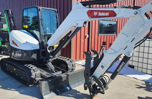 Miniexcavadora E55 de buen estado usada cabina cerrada con calor y CA 16 orugas de goma - Product Image 5