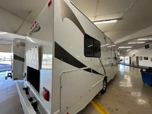 Autocaravana T-h-o-r Mo-t-o-r Coach MAJESTIC 28A Usada del 2020, en Buen Estado, Alto Rendimiento, Disponible para la Venta - Product Image 3