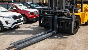 Carrello Elevatore Controbilanciato Usato 2026 Giallo Diesel con Pneumatici, 36.000 Libbre (16.329 Kg) con DSS |   Pronto per l'esportazione - Product Image 3