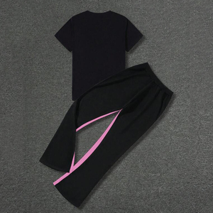 Bas évasé en polyester avec insert latéral rose et t-shirt avec logo personnalisé comprenant un cordon de serrage à la taille vêtements de rue décontractés - Product Image 2