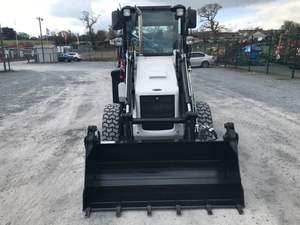 Hidromek 62ss Minicargadora Retroexcavadora con Cargador Frontal, Motor de 44.7KW, Bomba y Rodamientos de Alta Eficiencia - Product Image 2