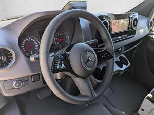 OFFRE SPÉCIALE! Véhicule d'occasion aux enchères chez le concessionnaire : Mercedes-Benz Sprinter Cargo Van 2500 2025, toit standard, I4, propulsion arrière - Product Image 2