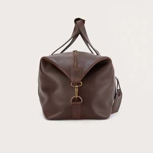 Bolsa de Lona de Cuero Marrón Dale con Cierre de Cremallera de 7 Pulgadas, Estilo Deportivo y a la Moda - Product Image 4