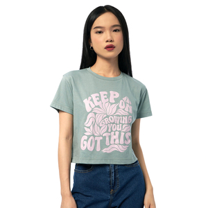 Suministro directo de fábrica, Camiseta corta de estilo más nuevo para mujer, Camiseta corta de tela cómoda de secado rápido ligera de Color único - Product Image 1