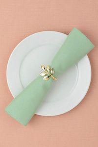 Rond de serviette en métal élégant, artisanal, au look antique et durable, pour table de mariage avec un design décoratif haut de gamme - Product Image 2