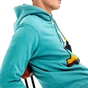 Pull à capuche d'hiver pour homme en polaire polyester/coton, coupe classique, avec poche, respirant, imprimé numérique, prix bas, vente en gros - Product Image 4
