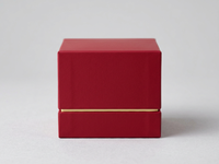 Boîte cadeau de luxe pour bague en rubis de Noël, insert en velours, papier artistique, revêtement UV, gaufrage, emballage de bijoux pour les fêtes, cadeaux d'entreprise VIP
