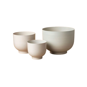 Macetas de Metal de Alta Calidad para Plantas, Color Blanco, Juego de Tres Macetas para Jardín y Decoración de Eventos - Product Image 1