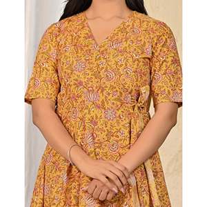 Vestido Amarillo de Algodón Estampado con Cintura Imperio, Estilo Casual para Fiesta, Talla Única, Diseño ODM, Transpirable y Cómodo - Product Image 2