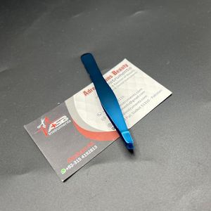 Pince à épiler professionnelle pour les sourcils Logo personnalisé Plasma bleu en acier inoxydable - Product Image 4