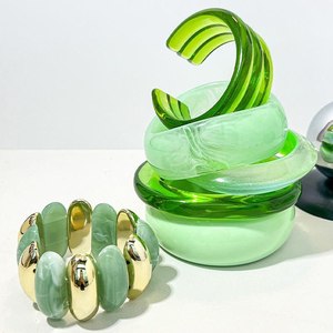 Brazalete y Pulsera de Resina Ecológica India, Pintados a Mano, Color y Diseño Personalizables, Elegante y con Estilo - Product Image 3