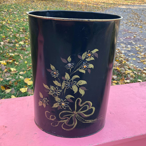 Cubo de basura de metal con hermosa Impresión digital con pies de latón. - Product Image 1