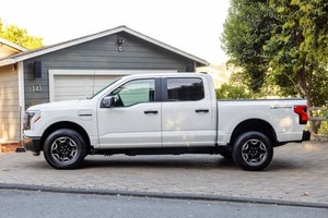 2023 F Light ning A W D Sedan Double Motor R18 Lithium Leather Seats <b>Panoramic</b> Sunroof - Product Image 5