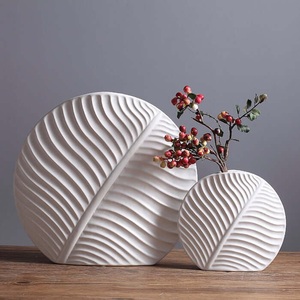 Vase en céramique émaillée rose Vase à fleurs en céramique artisanale indienne Décoration de la maison Bureau et hôtel Design moderne Céramique élégante - Product Image 3