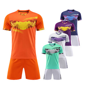 Uniforme de Fútbol Personalizado, Fabricante OEM, Conjunto de Camiseta y Pantalones Cortos de Alta Calidad, Tejido Transpirable, Secado Rápido, Ligero, para Clubes - Product Image 6