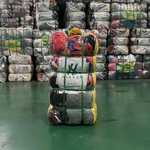Fardos de Ropa Usada Mixta, Suministro a Granel para Importación, Exportación y Reventa - Product Image 1