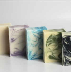 Savon artisanal vietnamien à base de noix de coco, nettoyant corporel naturel à base de plantes pour peaux sensibles, écologique - Product Image 2