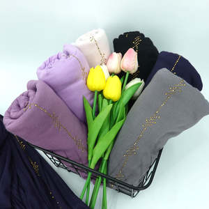 Hijab multifonctionnel pour femme LRTOU, design populaire, de haute qualité, châle élégant en jersey, écharpe longue unie en polyester avec strass, pour usage quotidien - Product Image 1