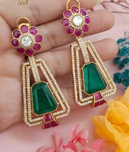 ชุดต่างหูทองเหลืองสไตล์บาร็อคหรูหราพร้อมเพทายของขวัญที่สมบูรณ์แบบสำหรับงานเลี้ยงงานแต่งงานวันครบรอบหรืองานหมั้น - Product Image 4