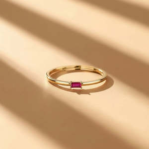 Anillo de Plata Chapado en Oro Hallmark con Rubí Minimalista, Diseño Casual en Racimo, Corte Ovalado, Tecnología de Incrustación de Diamantes en Barra, Ideal para Regalo - Product Image 2