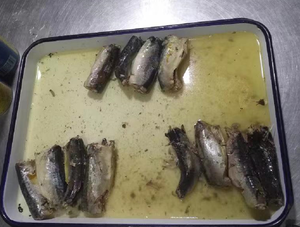 Pesce Cannedfish in scatola pesce sgombro tonno in salamoia pesce intero in olio/in salsa di pomodoro/in salamoia - Product Image 3