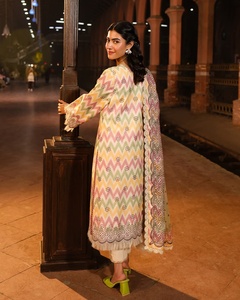 AJM Trade House 5577 Designer ethnique pakistanais femmes Salwar costumes soie formelle et Georgette lourde pour les fêtes - Product Image 3