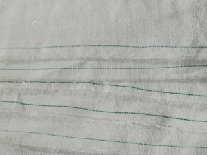 Tissu tissé 100% coton biologique pour l'utilisation dans les vêtements, les artistes textiles, la teinture et les foulards - Absorbant l'humidité, poids moyen - Product Image 4