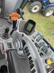 HOLLAND T6 160 Walking Tractor usado 120hp potencia nominal para granjas con componentes centrales Motor Bomba Engranaje Caja de cambios Cojinete - Product Image 4