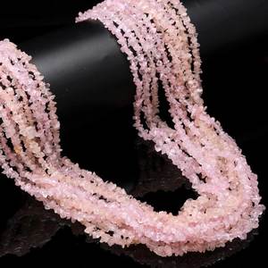 Cuentas de chips de cuarzo rosa, forma desigual, cuentas hechas a mano de cuarzo sin cortar, fabricación de joyas artesanales, venta al por mayor - Product Image 1