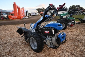 Original nueva granja Mini diésel Motocultor Power Tiller dos ruedas mano Tractor caminar tractores vendedor al por mayor - Product Image 4