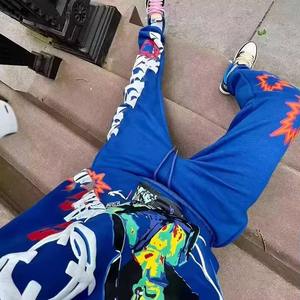 Conjunto de pantalones de chándal y Sudadera con capucha con logotipo bordado personalizado Conjunto de chándal unisex de nueva tendencia de lana de algodón Chándal de invierno OEM - Product Image 3