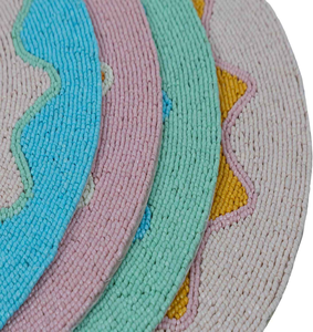 Ensemble de dessous-de-verre à thé en perles faites à la main, écologiques et de haute qualité, avec motifs ronds colorés pour la décoration de table, cuisine, cadeau unique - Product Image 5