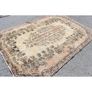 Vintage Large Rug 5.9x8.9 ft, Turkish <b>Brown</b> Bordered <b>Wool</b> Rug - Product Image 2